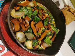 -云海肴·汽锅鸡·云南菜(天山百盛优客店)