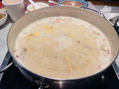 -尚尚仙·酸汤猪手·猪肚鸡火锅(华联万柳购物中心店)