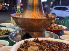 -一口猪海鲜浑锅·东北家常菜