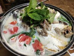 菌香腊排骨火锅-88号小吃店·经典云南菜·地道纳西美食