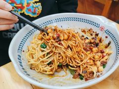 -呼啦面馆·头牌豌杂面(建新东路店)