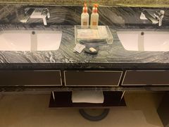 -天津京基皇冠假日酒店