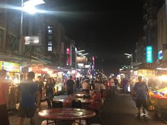 -六合夜市