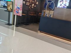 -瑞幸咖啡(Lab·前海壹方汇负一楼店)
