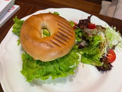 牛油果鸡肉贝果-VESH COFFEE(定西路店)