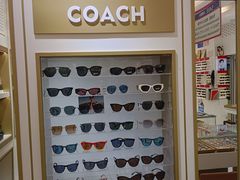 -美式眼镜·授权蔡司.依视路.尼康.豪雅.明月(人民广场店)