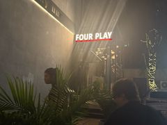 -FOUR PLAY BAR