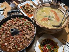 -兔行天下-鸿鹤鲜锅兔(中海国际店)