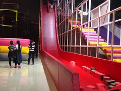 -嘿哟动霸CHUA·新潮玩运动娱乐中心·蹦床滑冰团建乐园