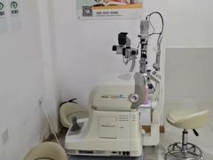 -何氏眼科视光中心·眼镜·配镜(汇泉东路店)