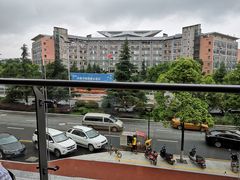 -瓜西西重庆火锅(花溪店)