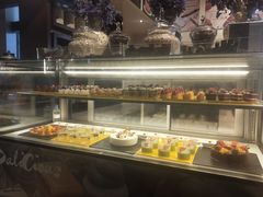 面包甜点陈列柜-大理实力希尔顿酒店•香全日制餐厅