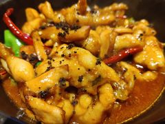 黑松露牛肝菌焖牛蛙-云海肴·汽锅鸡·云南菜(苏州中心店)