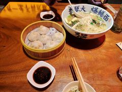 -李犟大爆鳝面·手工蟹黄包(湖滨西湖店)
