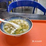 闻了就馋！青岛台东黑色臭豆腐，冬季新品清朝小馄饨！ 
