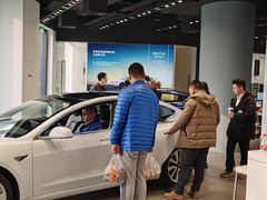 -TESLA 特斯拉(上海太古汇体验店)