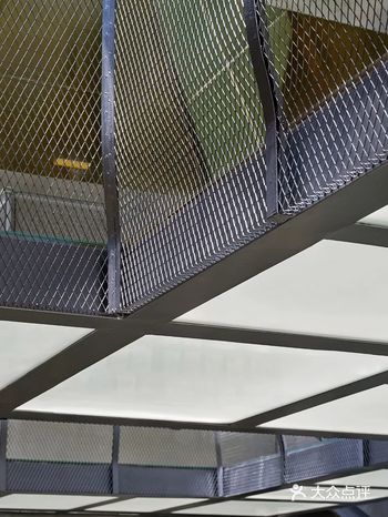 是的，因为我在家里还要照顾妻女，我所有出差必须当天来