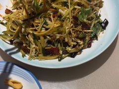 -老码头黑皮肘子锅包肉(赣水路店)