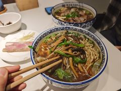 -镇南锅盖面馆(解放路店)