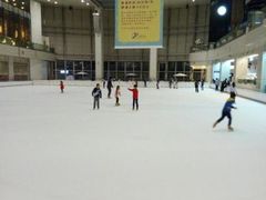 -冰纷万象滑冰场(南山万象天地店)