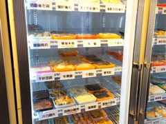 面包甜点陈列柜-四喜小胖·北京涮肉(五道营店)