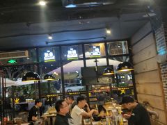 -何师烧烤Pro ·江湖川菜·小龙虾·精酿(太古里旗舰店)