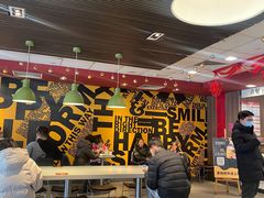 等位区-麦当劳(宾水西道店)