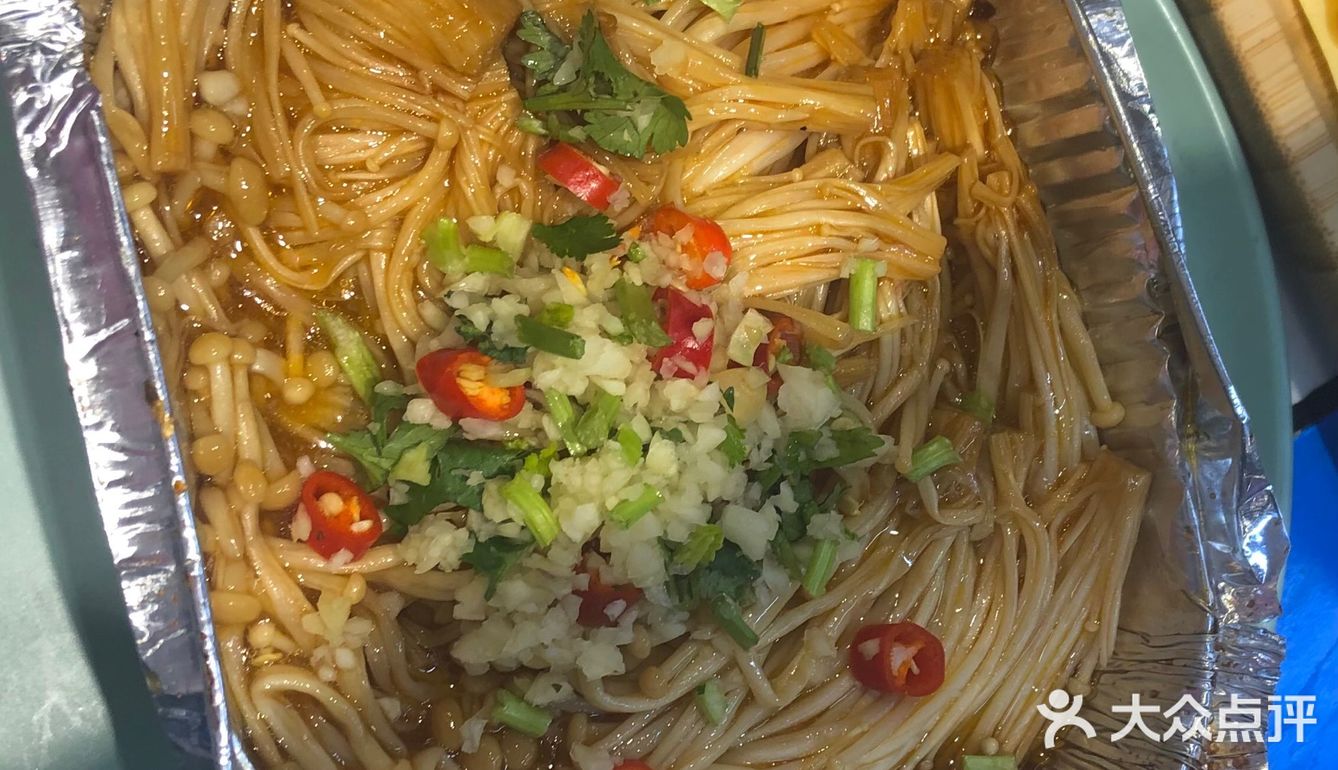 三十几块一大桌东西，人均三四十吃的很棒