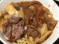 -松树干拌面店