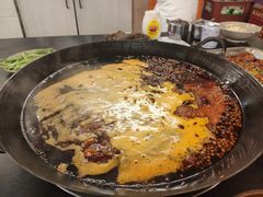 -岗上渣渣老火锅(两路口店)