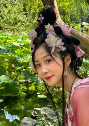 -一揽芳华汉服旗袍体验馆(拙政园店)