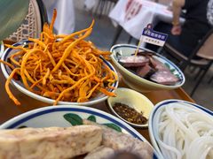 -刘姐啤酒鱼民族演艺餐厅(西街总店)