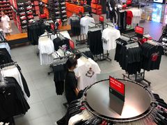 -NIKE佛山胜利换季优惠店