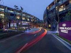 -上海滴水湖皇冠假日酒店