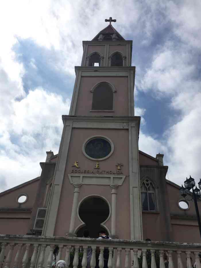 泉州市花巷天主教堂-"骑车电动车七拐八拐走到小巷里面,无意中看.