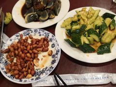 拍黄瓜-玫瑰红烤羊排(北新桥三条店)