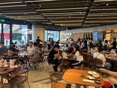 大堂-星巴克(港汇1号办公楼店)