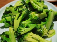 蒜蓉西兰花-云的侧面音乐餐吧(丰马牛餐饮广场店)