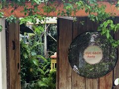 -Cuc Gach Quan Restaurant