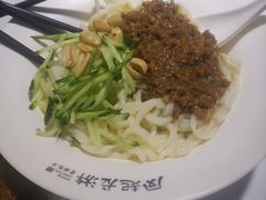炸酱面-凤起龙游老面包子(凯德晶品店)