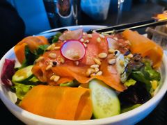 烟熏三文鱼色拉-wineapp葡萄酒餐吧(外滩金融中心店)
