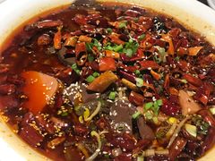 精品毛血旺-东口码头·烧鸽子·鱼头泡饼·地方菜(金鹰悦城店)
