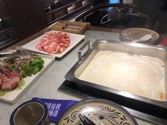 -尚尚仙·酸汤猪手·猪肚鸡火锅(华联万柳购物中心店)