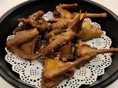 沙姜乳鸽-东江渔村·古典园林·30年粤菜老字号(太和店)