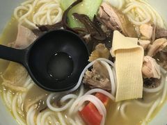 -蒙自源米线大王(信利城市广场店)