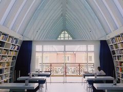 -钟书阁(松江泰晤士小镇店)