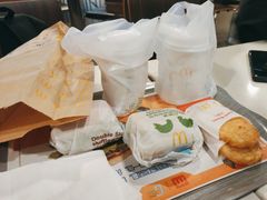 -麦当劳(广州南站B10检票口楼上)