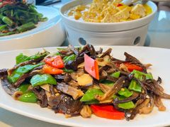 甜椒炒牛肝菌-品味泸沽湖•民族特色菜(大落水店)