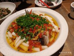 剁椒鱼头-老头儿油爆虾(胜利河美食街店)
