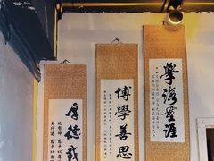 -荒岛实景沉浸密室(江汉路1店)